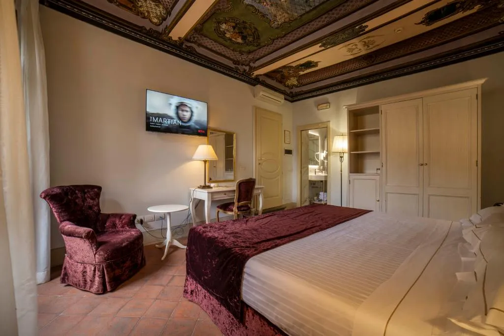 DOUBLE SUPERIOR Room, Palazzo San Niccolo, Florence