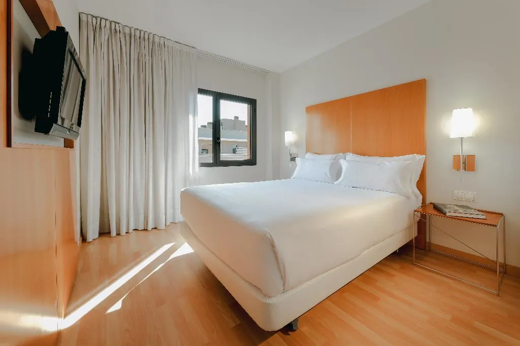 JUNIOR SUITE STANDARD Room, Catalonia Barcelona Beach, Barcelona