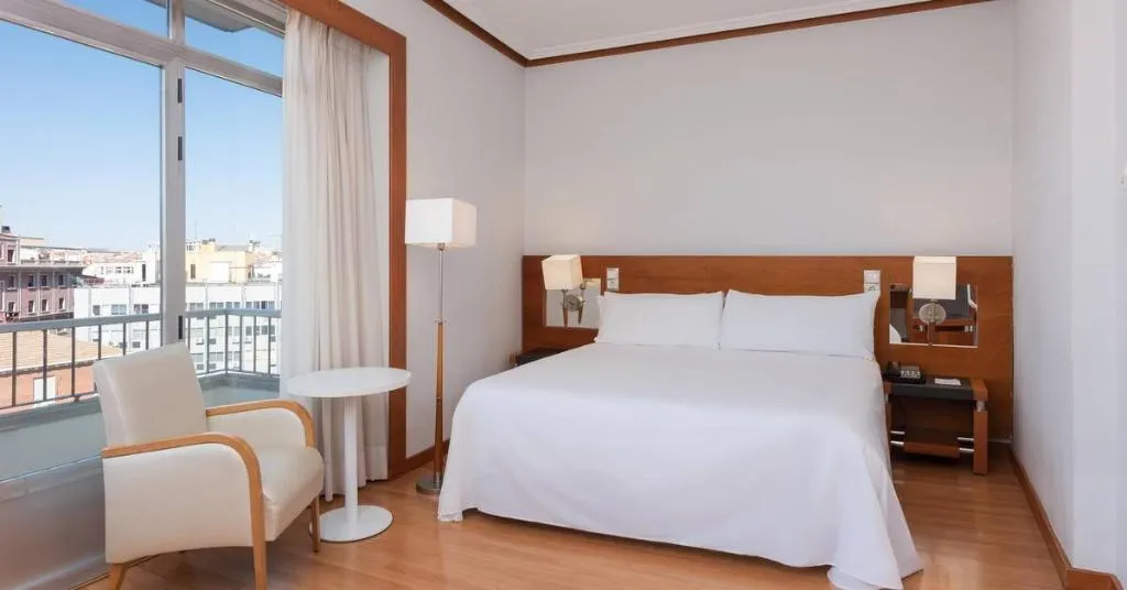 Room, Hotel Madrid Plaza de España Affiliated by Meliá, Madrid