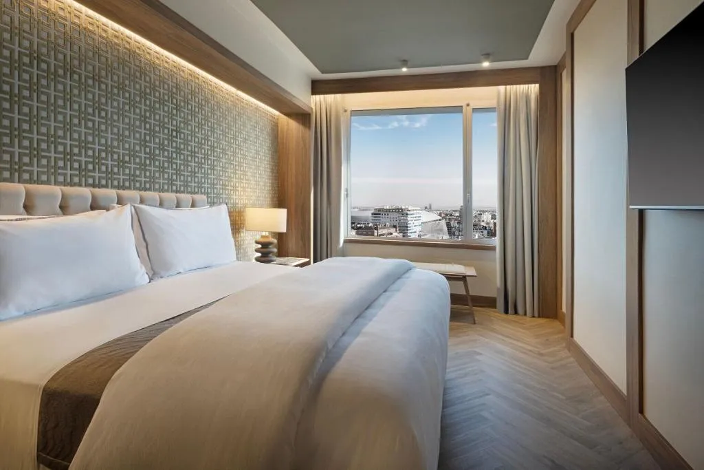 SUITE KING SIZE BED Room, AC Madrid Cuzco, Madrid