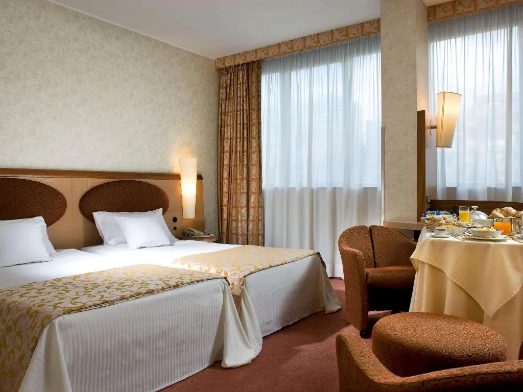 Double or Twin SUPERIOR Room, Mercure Roma West, Rome