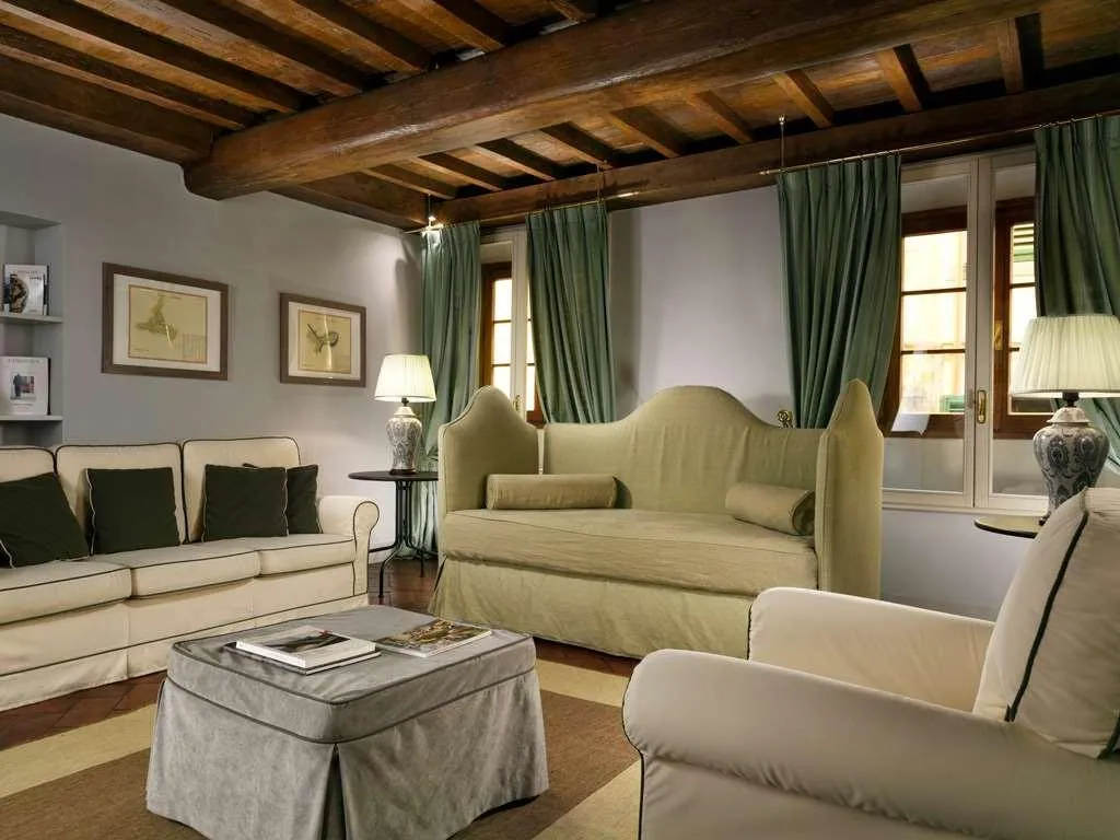 Room, Palazzo Di Camugliano, Florence