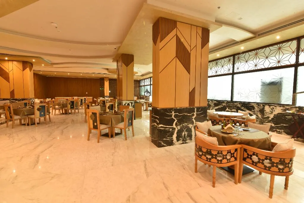 Restaurant, Luxe Grand Hotel Apartments, Dubai