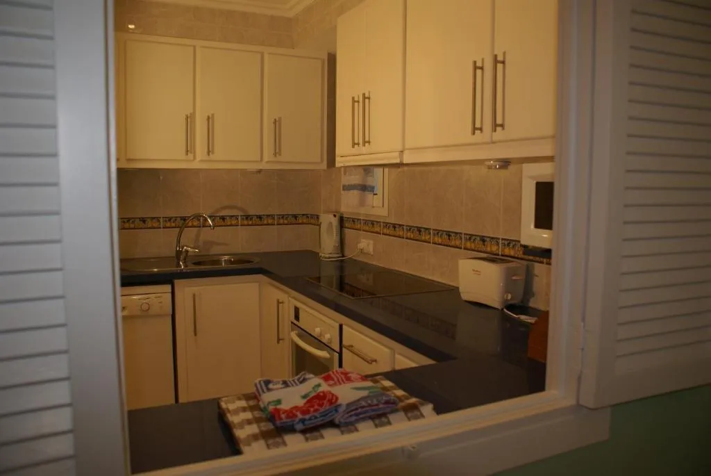 APARTMENT CAPACITY 6 TWO BEDROOMS Room, Hamilton Court, Menorca