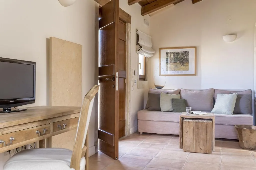 Room, Kapsaliana Village Hotel, Crete