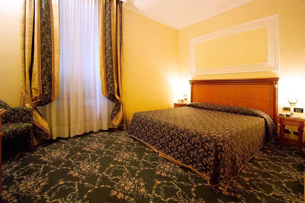 DOUBLE DELUXE Room, Dei Consoli Roma, Rome