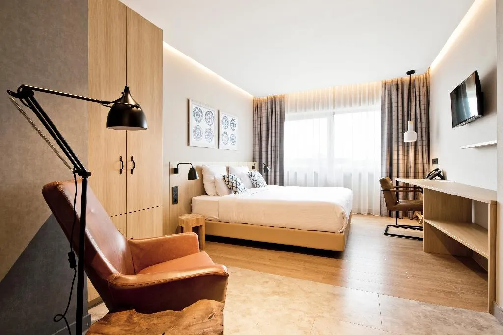 Double or Twin STANDARD Room, Urban Lodge Hotel, Amsterdam