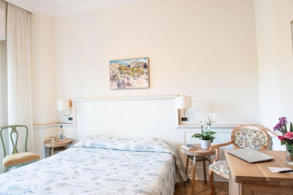 Double or Twin STANDARD Room, Royal Hotel, Milan