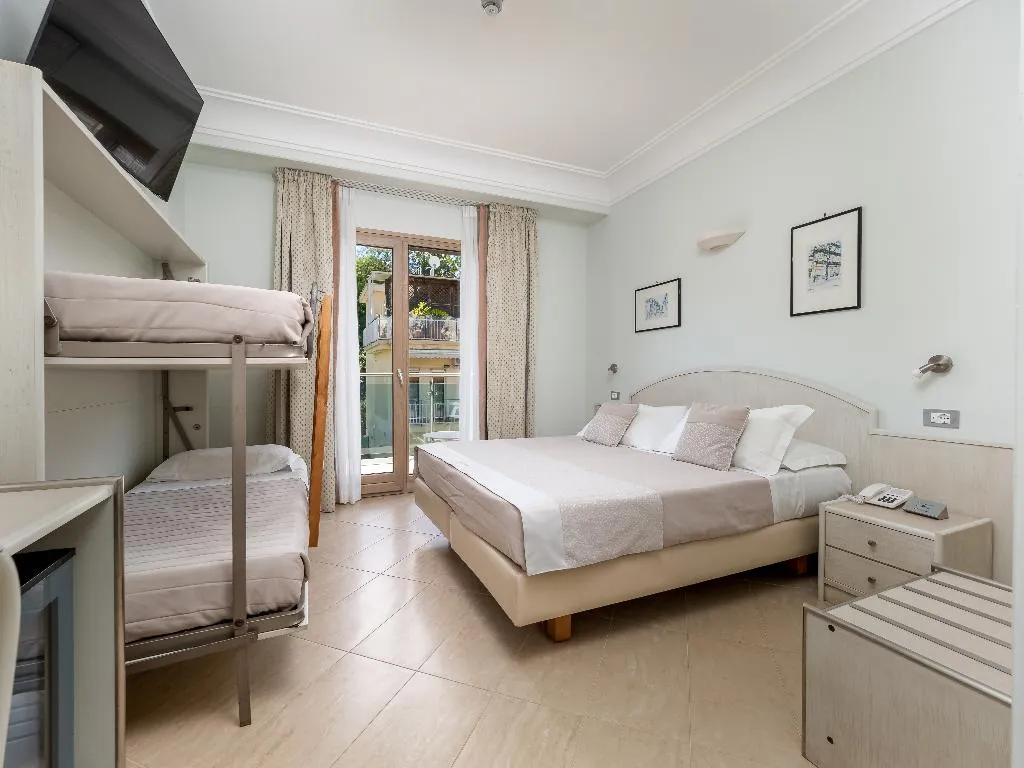 QUADRUPLE STANDARD Room, Comfort Hotel Gardenia Sorrento Coast, Naples