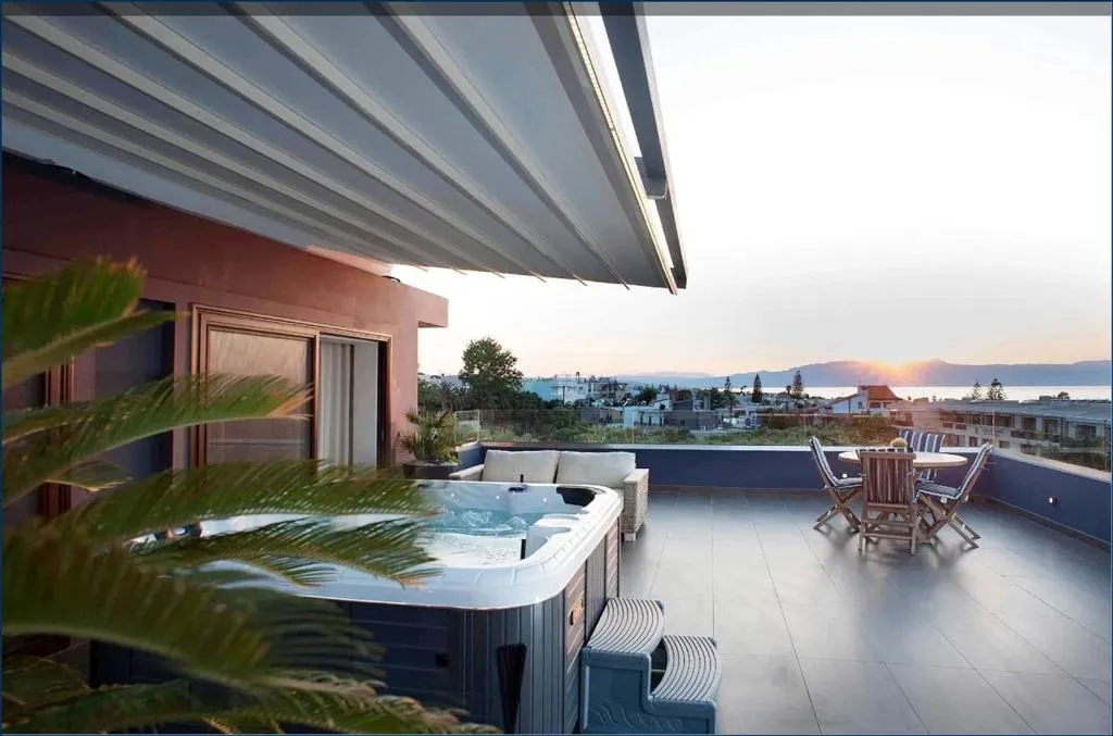 JUNIOR SUITE CLASSIC Room, Frideriki Studios & Apartments, Crete