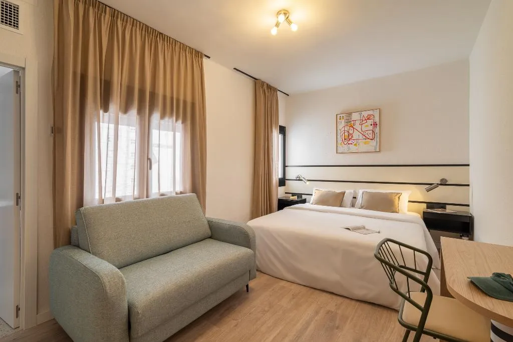 TRIPLE CITY VIEW Room, Hotel Robson, Costa Brava