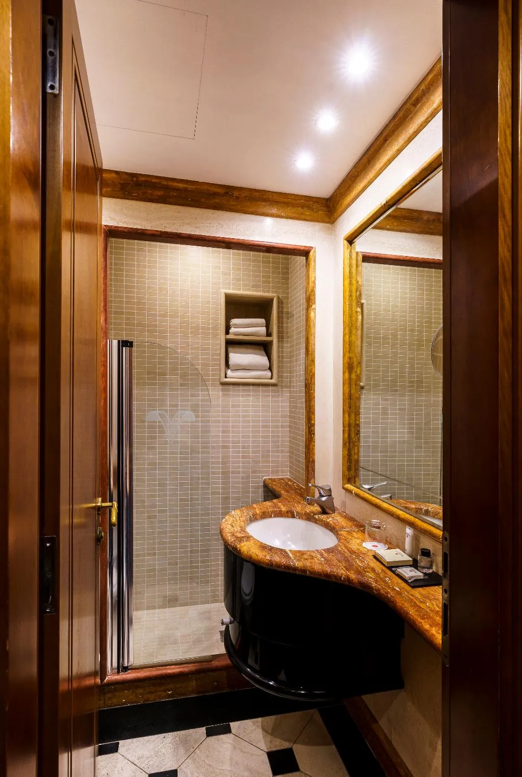 Double or Twin STANDARD Room, Valadier, Rome