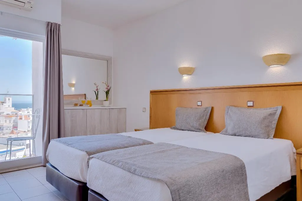 TRIPLE CLASSIC Room, Vila Recife Hotel, Algarve