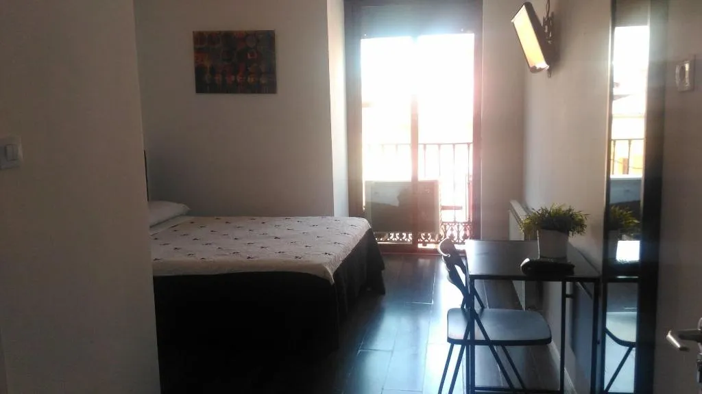 Room, Hostal Alaska, Madrid