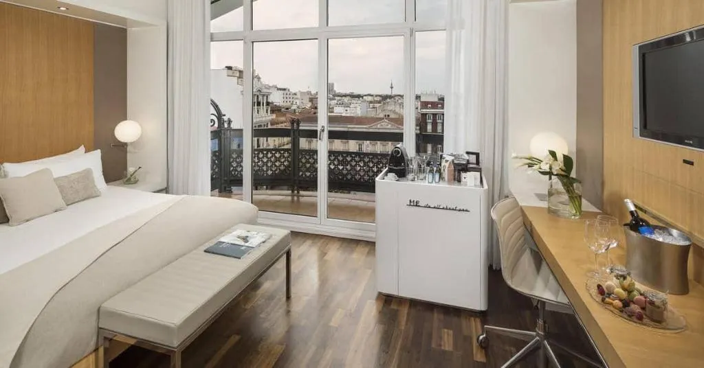 Room, ME Madrid Reina Victoria, Madrid