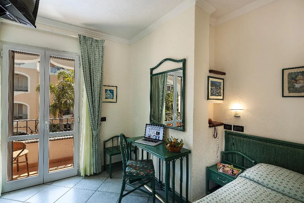 SINGLE CLASSIC Room, Sorriso Thermae Resort & Spa, Naples