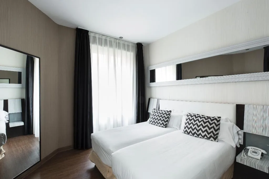 DOUBLE SINGLE USE STANDARD Room, Petit Palace Triball, Madrid