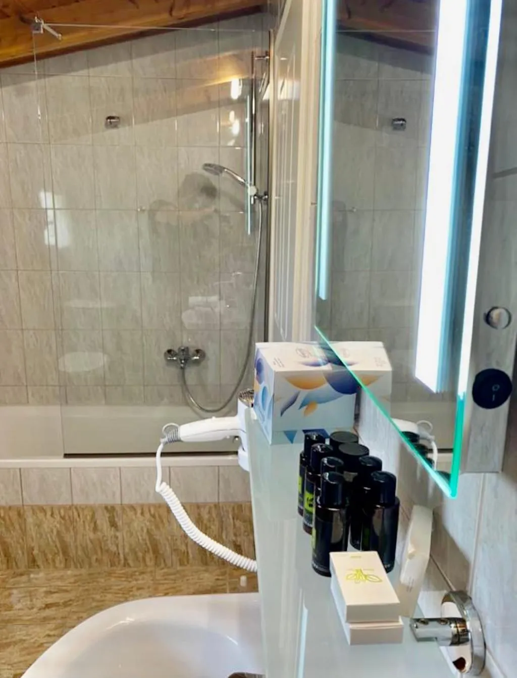 APARTMENT DELUXE Room, Bruskos Hotel & Suites, Corfu