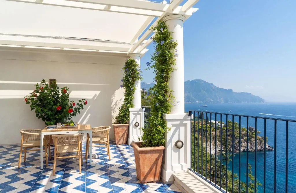 Room, Borgo Santandrea, Naples
