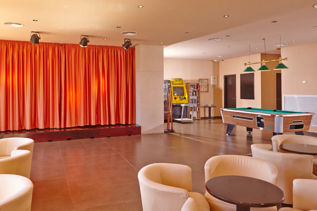 Sports and Entertainment, Blue Bay, Majorca