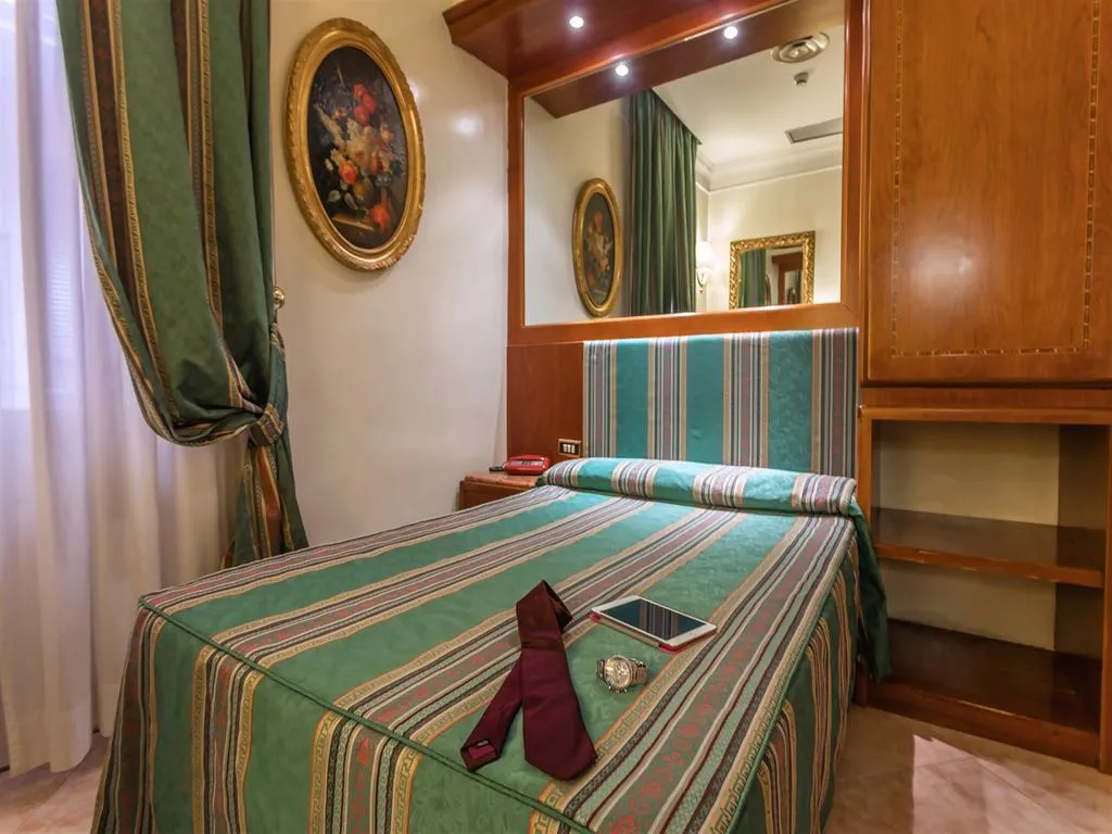 DOUBLE SUPERIOR Room, Raeli Hotel Luce, Rome