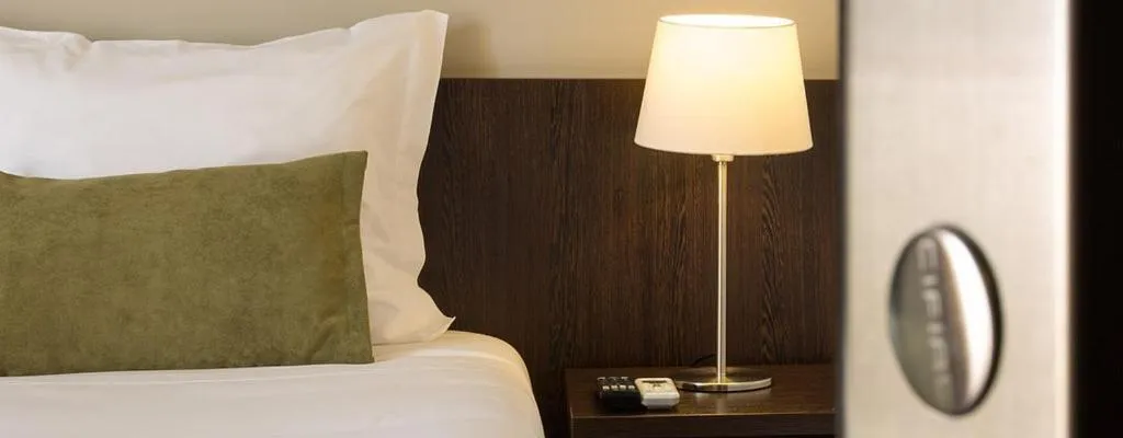 SINGLE STANDARD Room, Riversuites, Porto