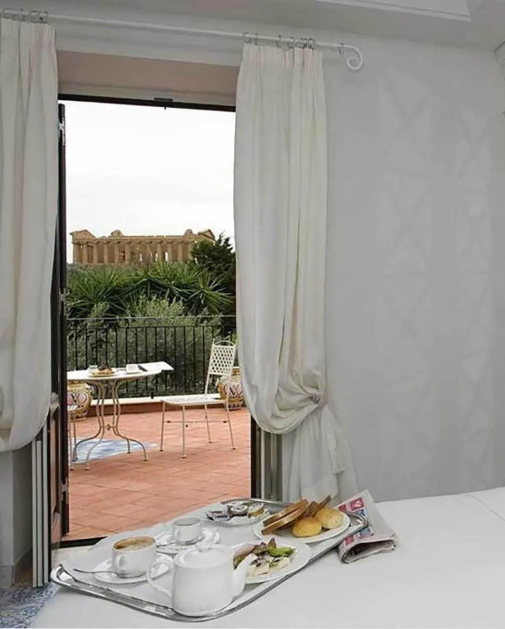 SUITE KING SIZE BED Room, Villa Athena, Catania
