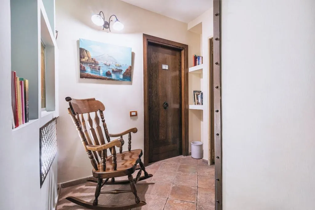 Lobby, Il Convento, Naples