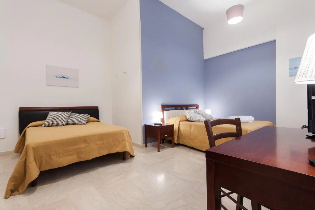 DOUBLE WITH SHARED BATHROOM Room, Ciuri Home, Palermo