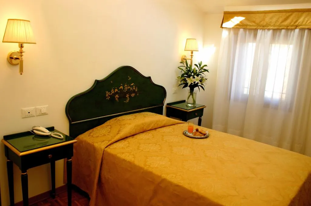 Double or Twin STANDARD Room, Palazzo Cendon, Venice