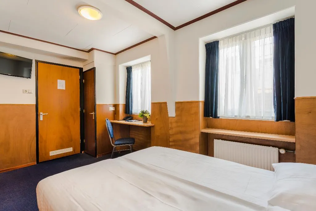 DOUBLE STANDARD Room, Hotel Van Gelder, Amsterdam