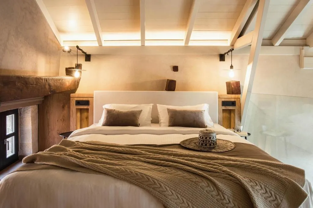 Room, J&G Suites, Crete