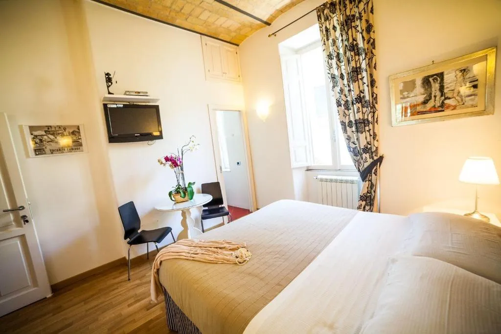 Room, Villa Paganini B&B, Rome