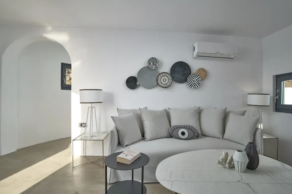 VILLA SUPERIOR Room, Topos Exclusive, Santorini