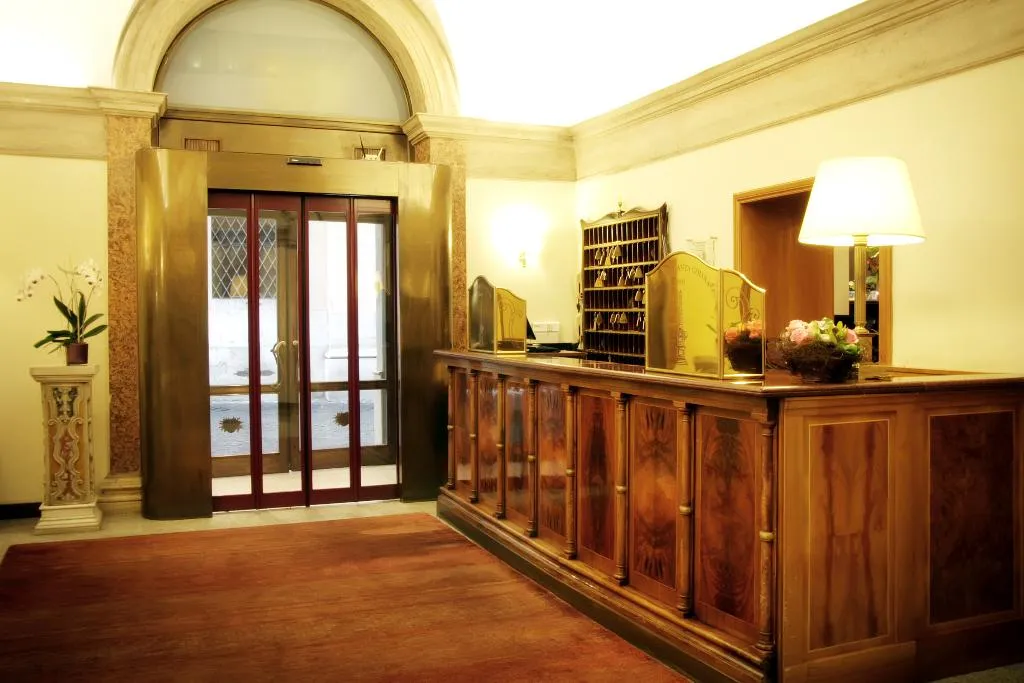 Lobby, Albergo Santa Chiara, Rome