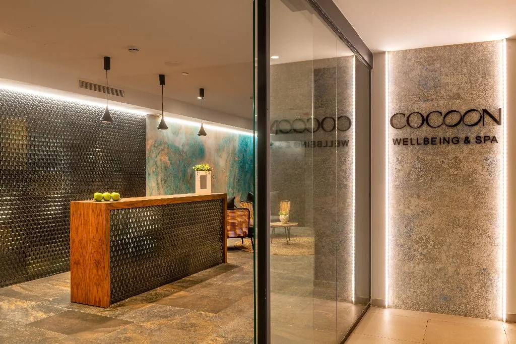 Sports and Entertainment, L'Azure Hotel, Costa Brava