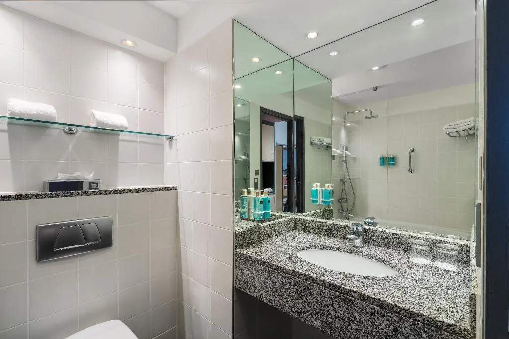 TWIN SUPERIOR Room, The Spencer Hotel, Dublin