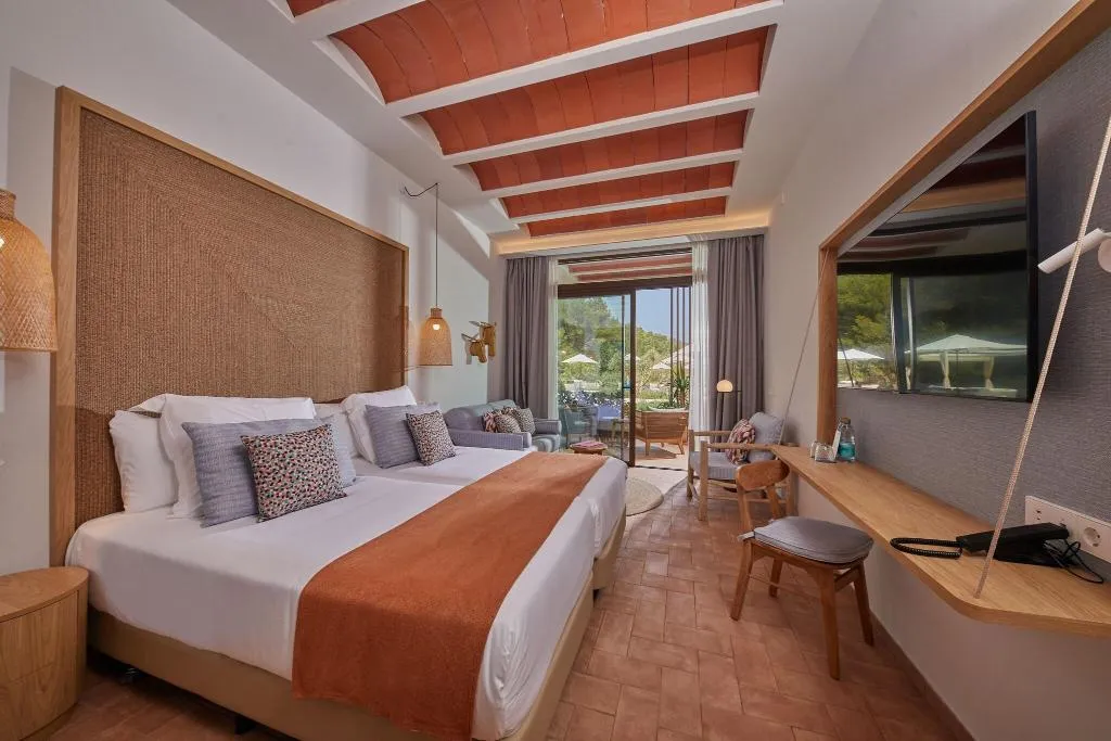 Room, Cala San Miguel Ibiza Res, Curio Colllec by Hilton, Ibiza