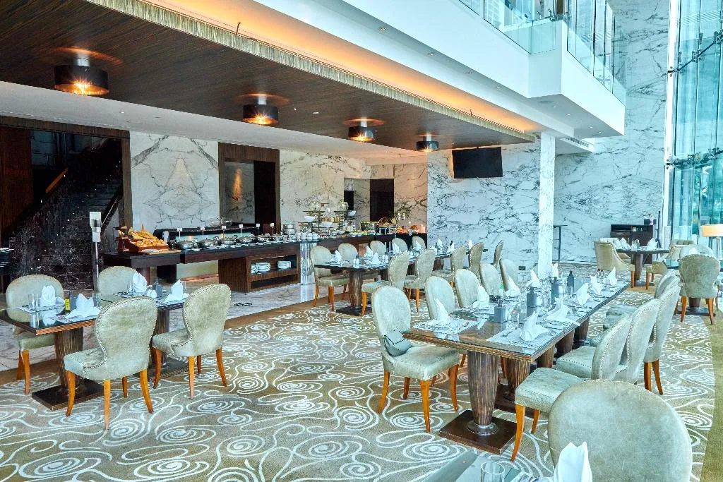 Restaurant, voco Bonnington Dubai, Dubai