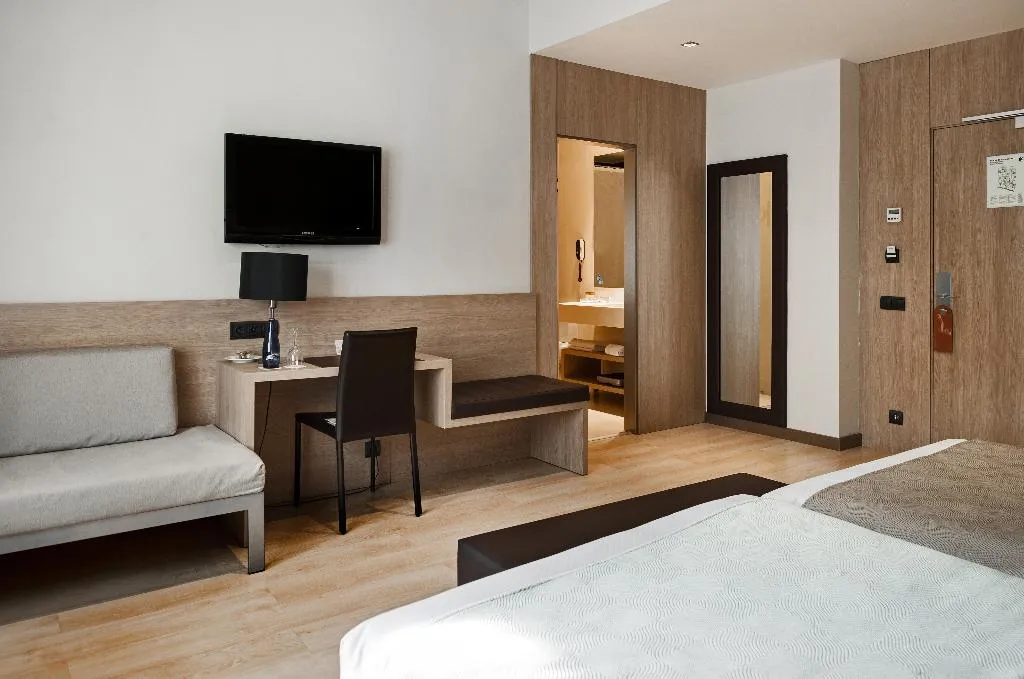 DOUBLE WITH VIEWS Room, Catalonia Atocha, Madrid