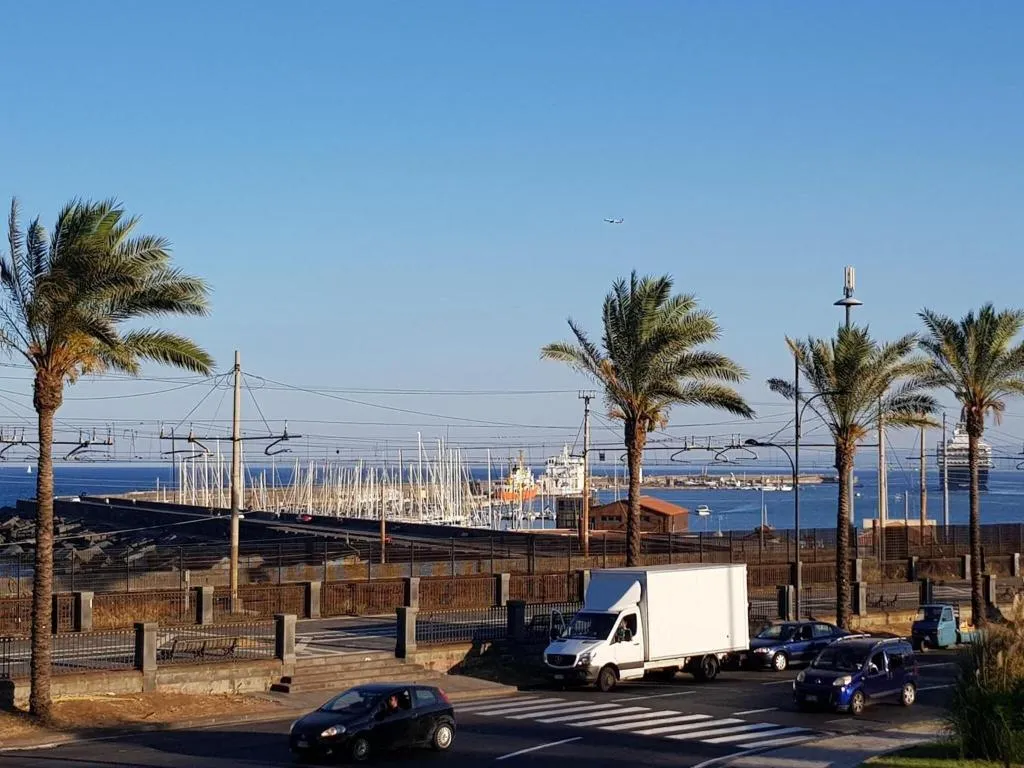 Beach, Sul Molo, Catania