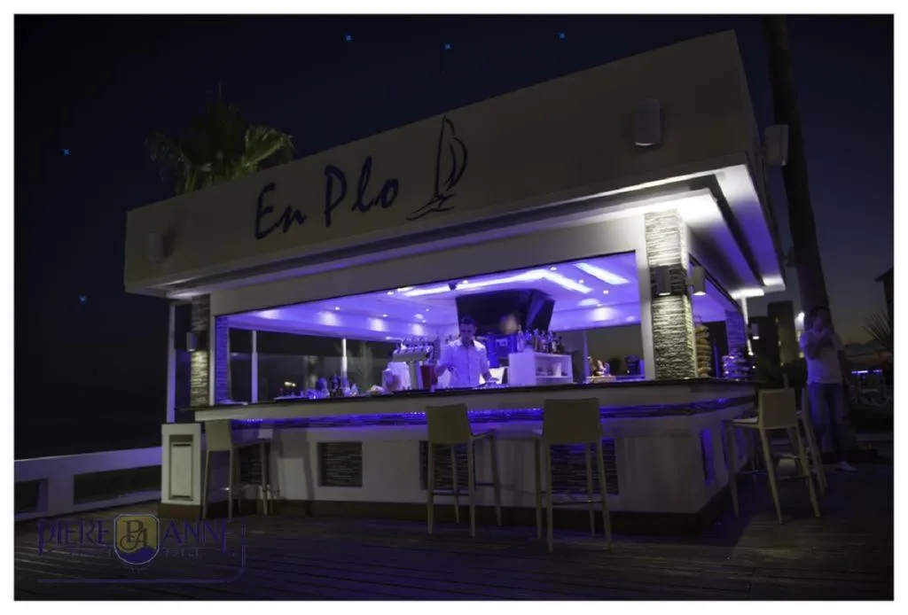 Bar, Piere Anne Beach Hotel, Cyprus