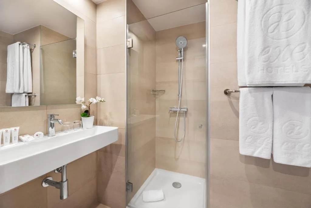 Room, Dorma Saldanha, Lisbon