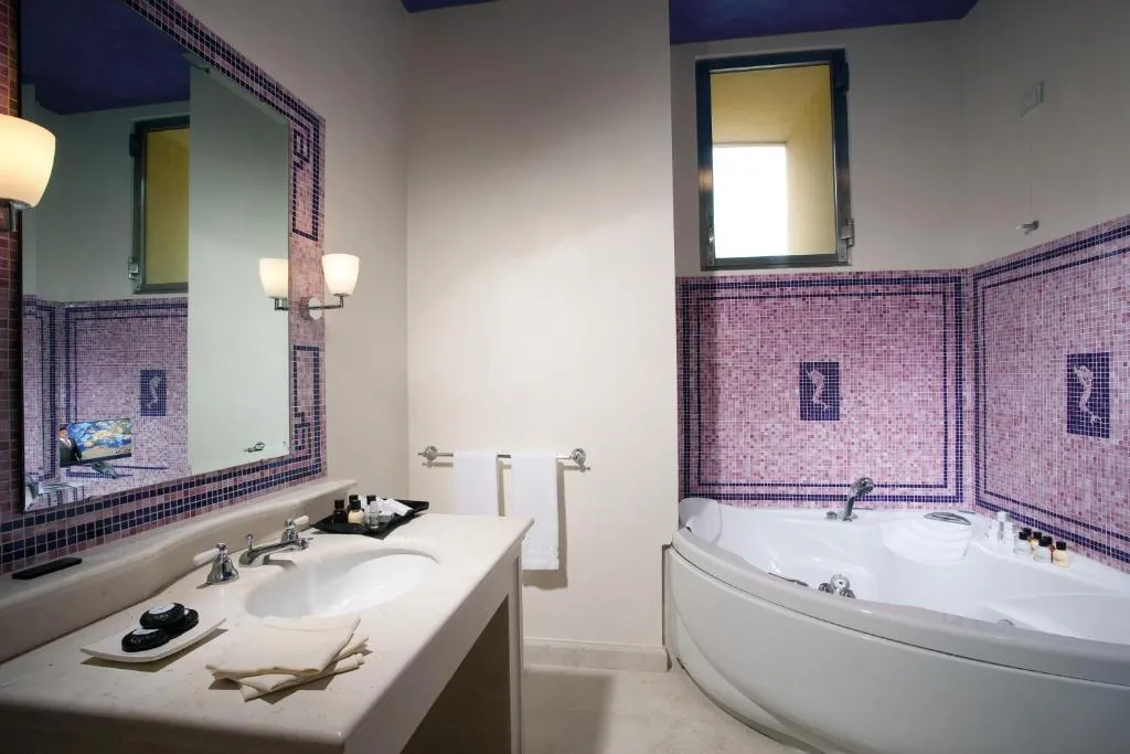 SUITE WITH TERRACE Room, Grand Hotel Angiolieri, Naples