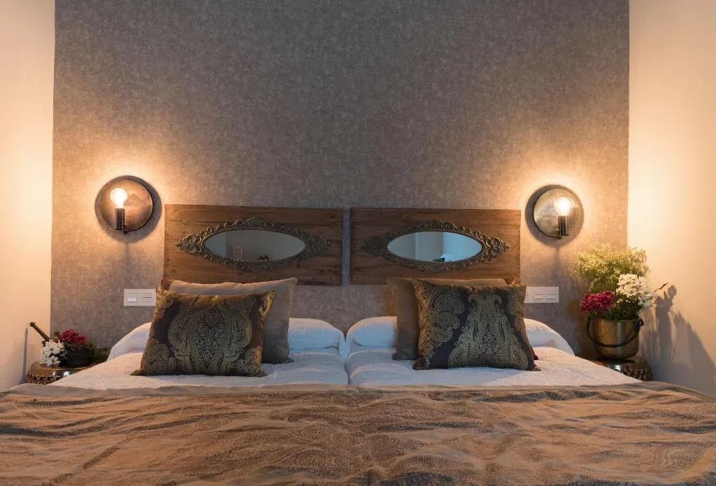 Room, Luces De Catedral, Costa Blanca