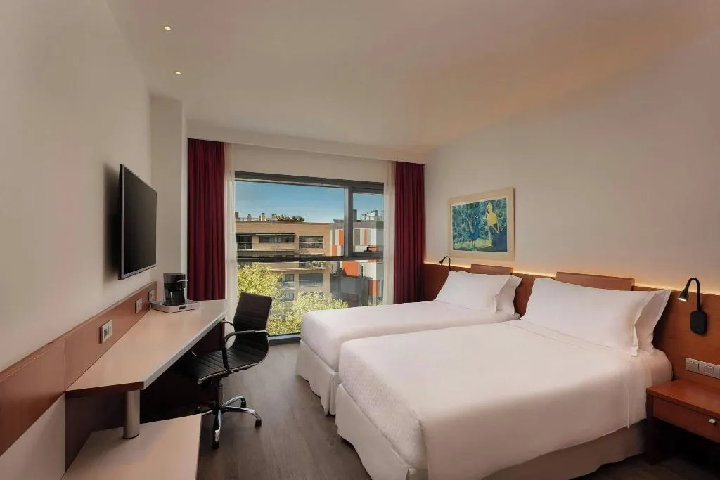 TWIN CLASSIC Room, Four Points by Sheraton Barcelona Diagonal, Barcelona