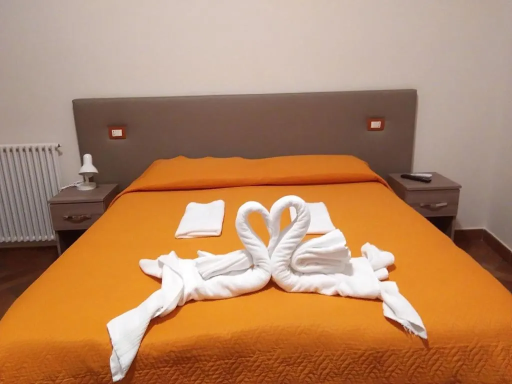 Room, Home To Fly, Naples