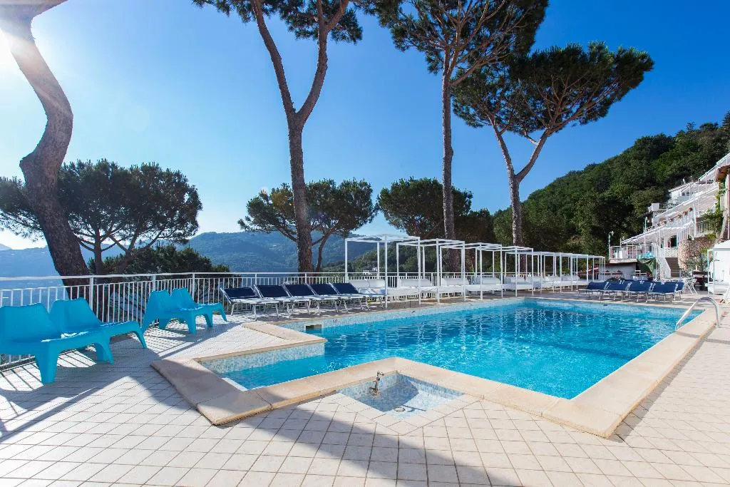 APARTMENT DUPLEX Room, Residence Le Terrazze Sorrento, Naples
