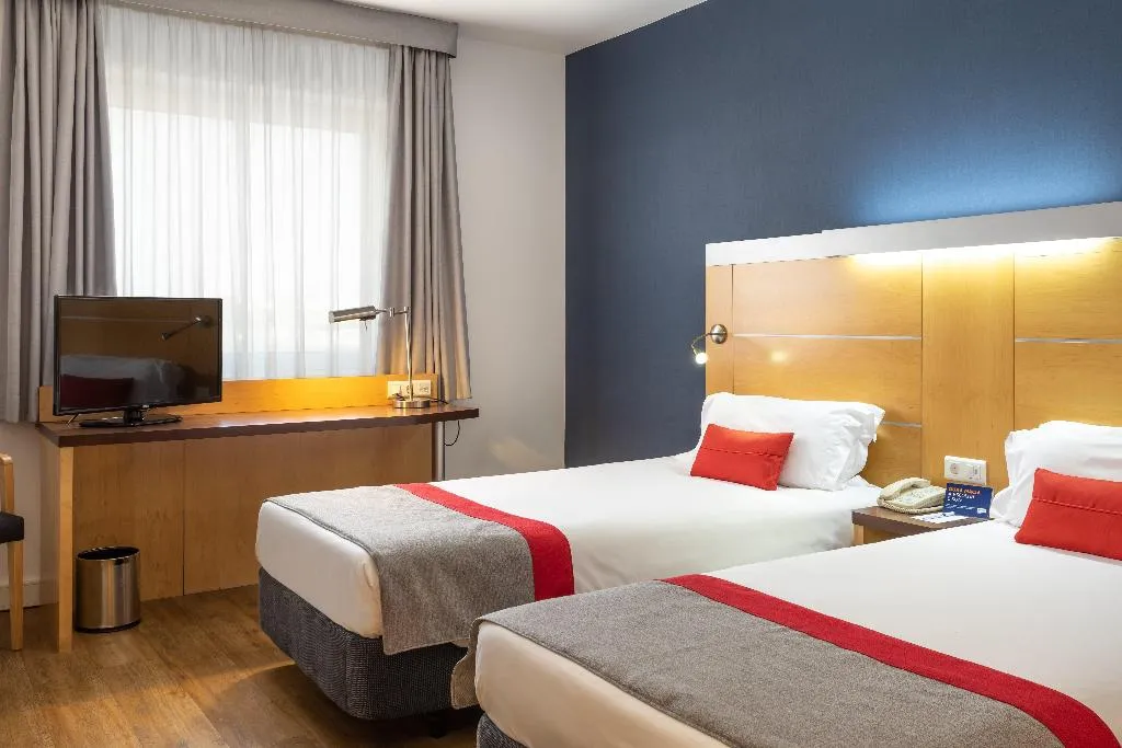 TWIN NON SMOKING Room, Holiday Inn Express Lisbon-Oeiras, Lisbon