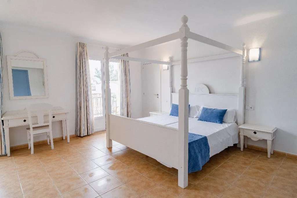 DOUBLE SINGLE USE STANDARD Room, HPC Portocolom, Majorca